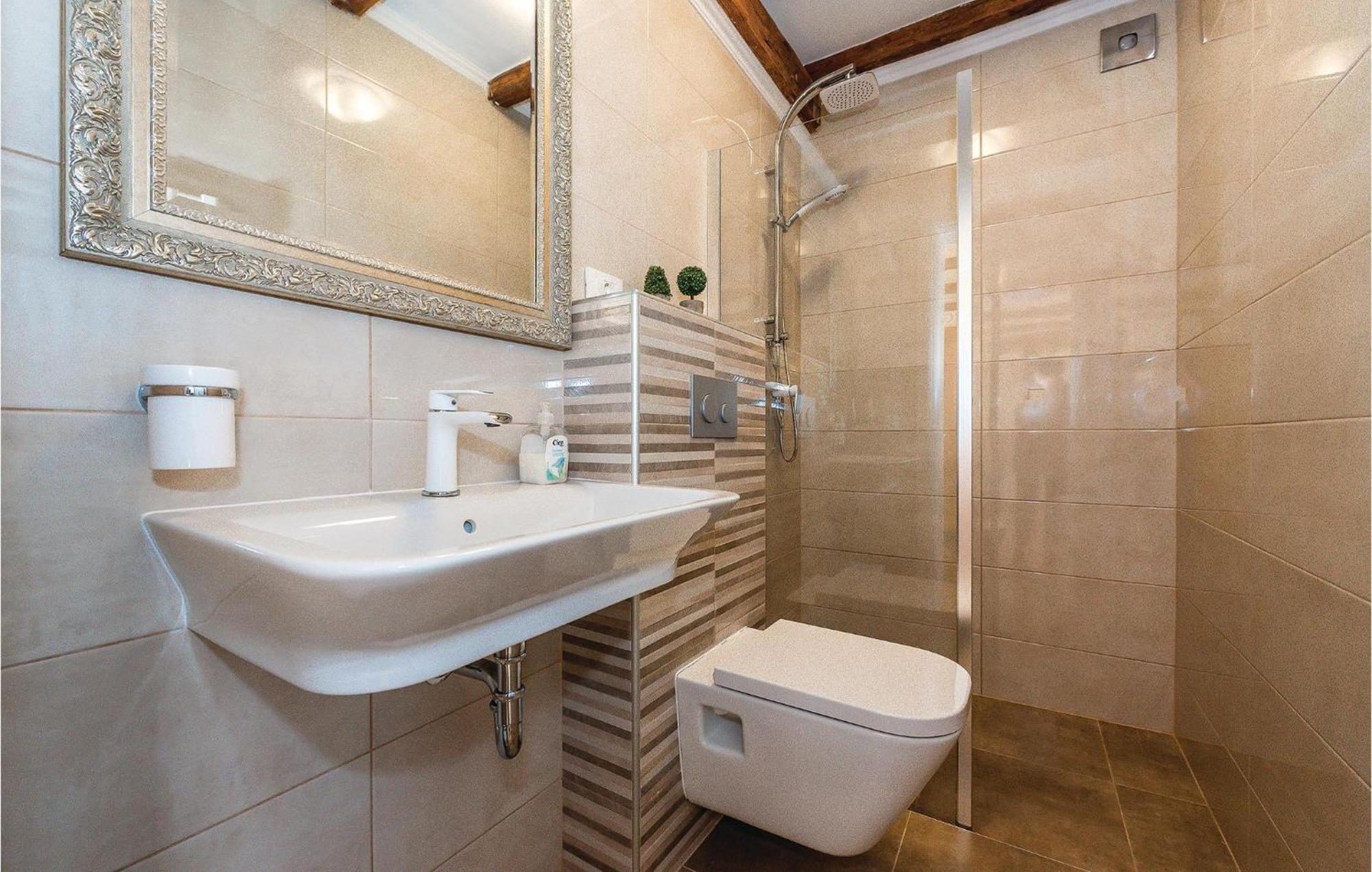 Gorgeous Home In Kijevo With Kitchen מראה חיצוני תמונה